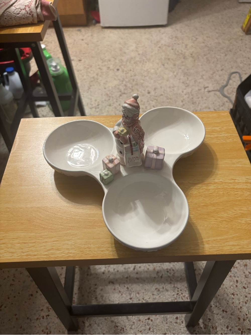 Vibrate 2003 Avon snow lady candy dish